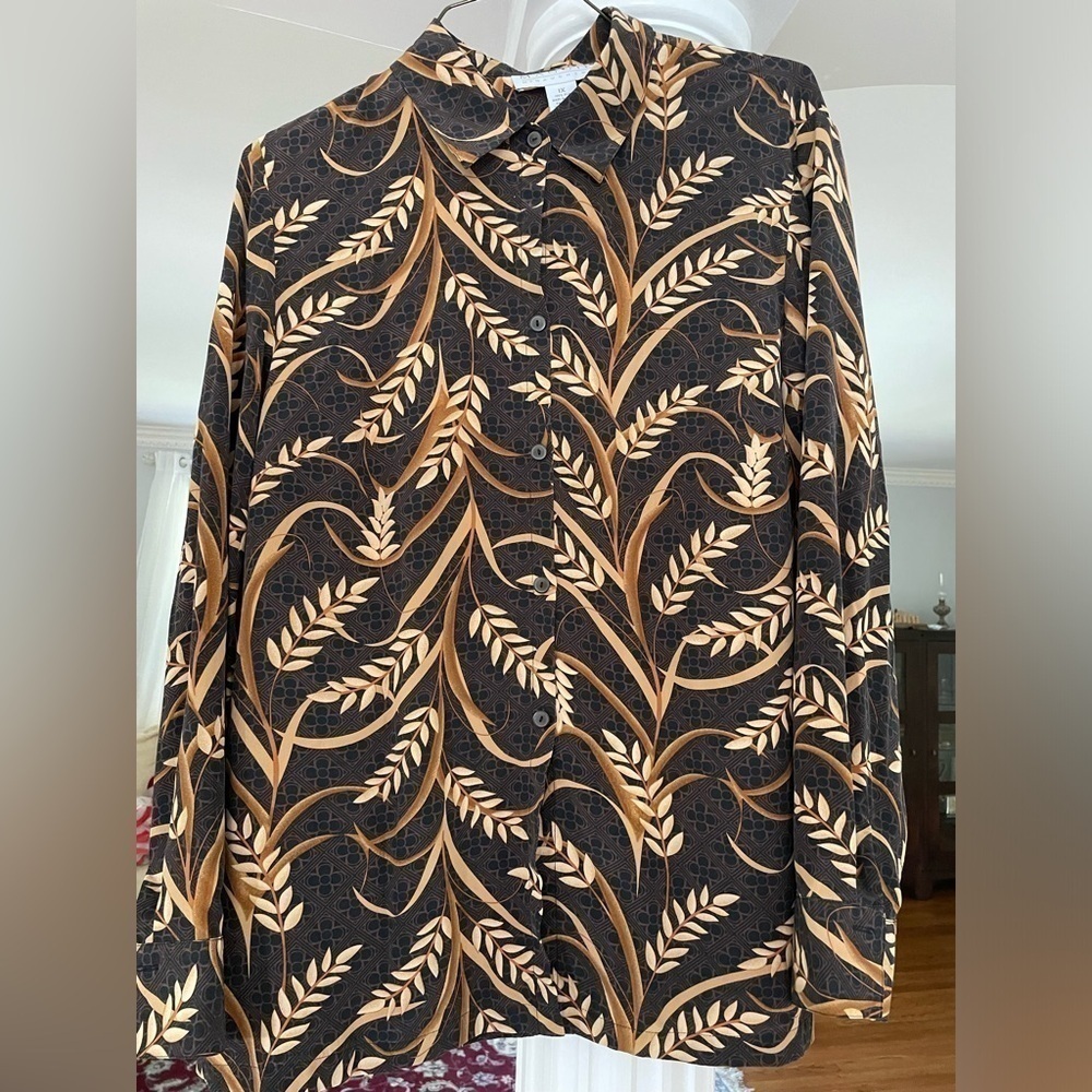 Maggie McNoughton women’s 100% silk long sleeve button front Brawn& tan blouse